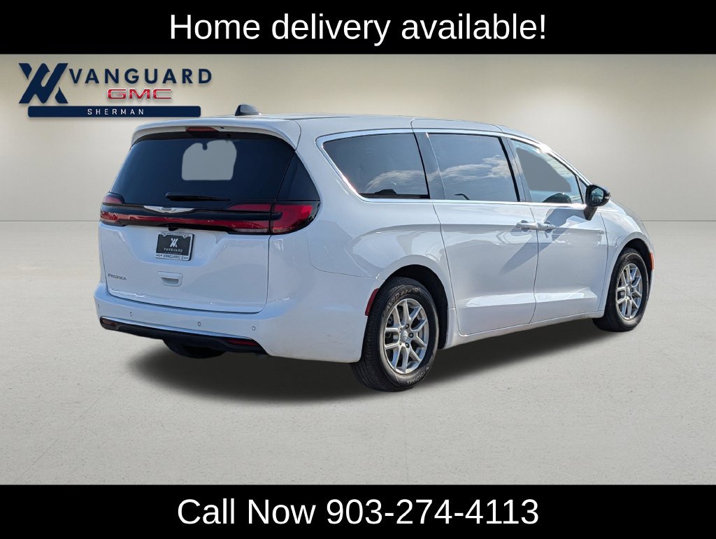 Used 2026 Chrysler Pacifica Select FWD image 8