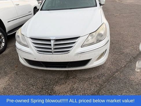 Used 2013 Hyundai Genesis 3.8 w/ Technology Pkg RWD image 8