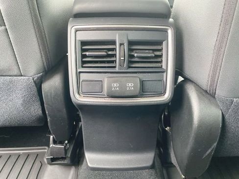 Used 2020 Subaru Forester Premium image 21