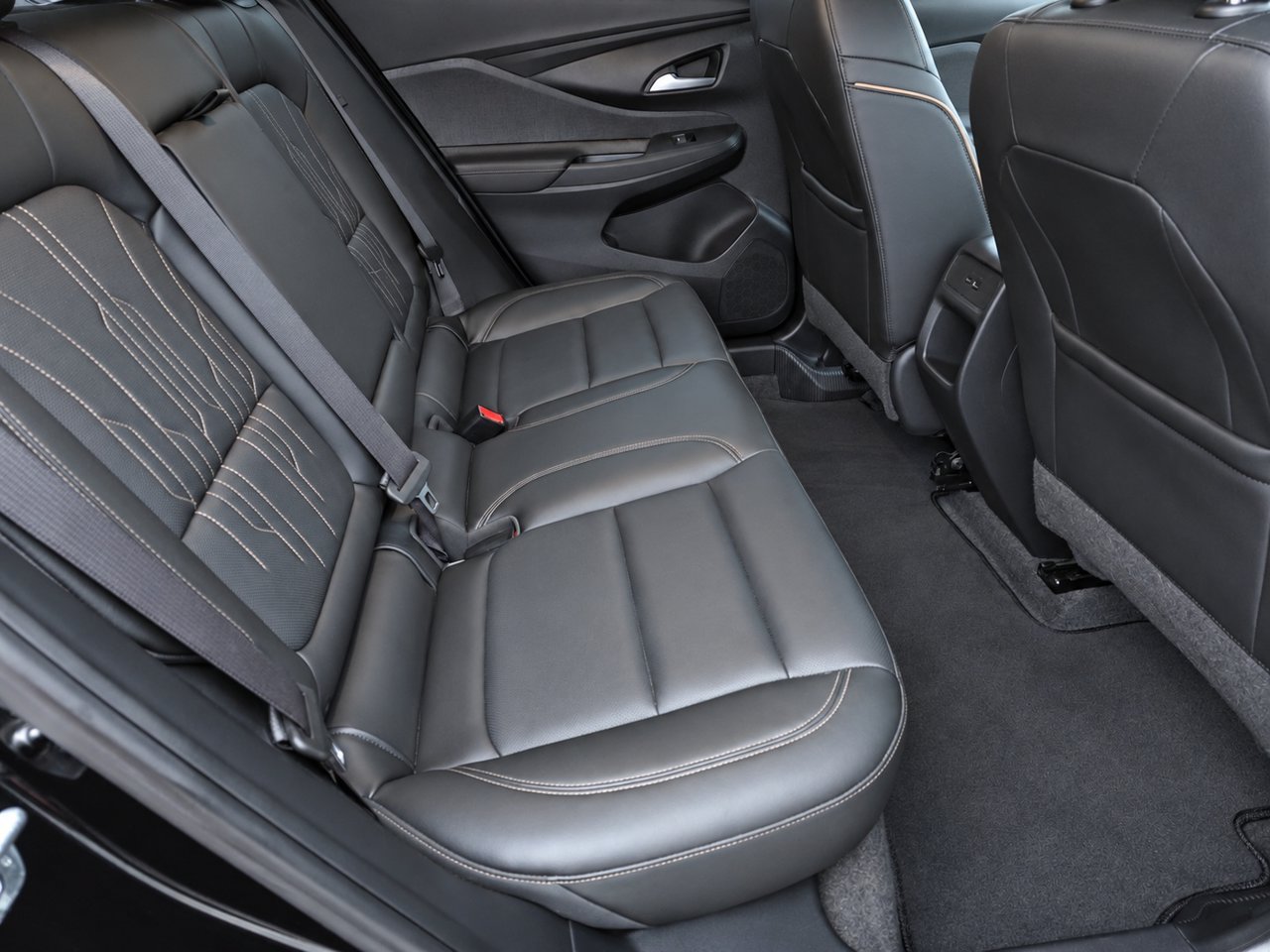 Certified 2025 Buick Envista Preferred FWD image 29