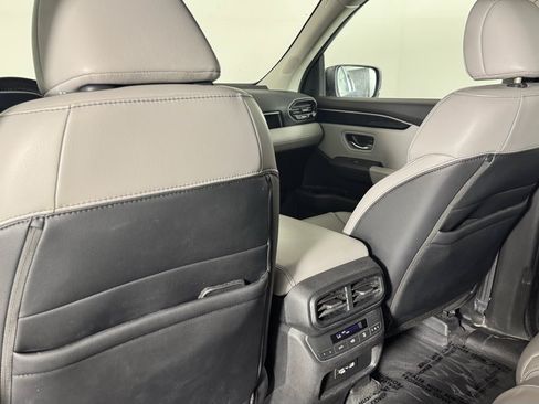 Used 2023 Honda Pilot EX-L image 32