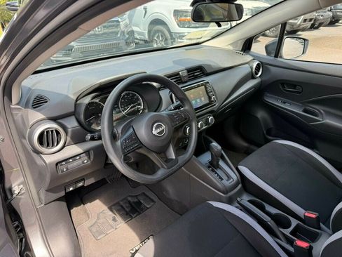Used 2025 Nissan Versa S w/ Trunk Package FWD image 3