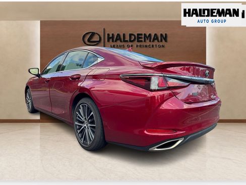 Used 2022 Lexus ES 350 w/ Premium Package FWD image 3