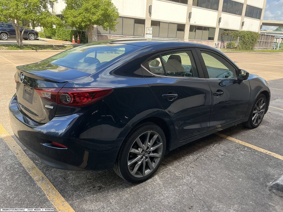 Used 2018 MAZDA MAZDA3 Touring FWD image 6