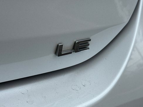 Certified 2023 Toyota Highlander L image 16