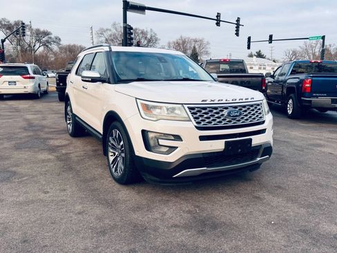 Used 2016 Ford Explorer Platinum image 3