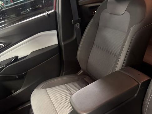 Used 2024 Chevrolet Trax LT w/ Driver Confidence Package image 8