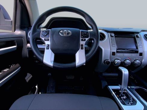 Used 2019 Toyota Tundra SR5 w/ SR5 Upgrade Package AWD/4WD image 6