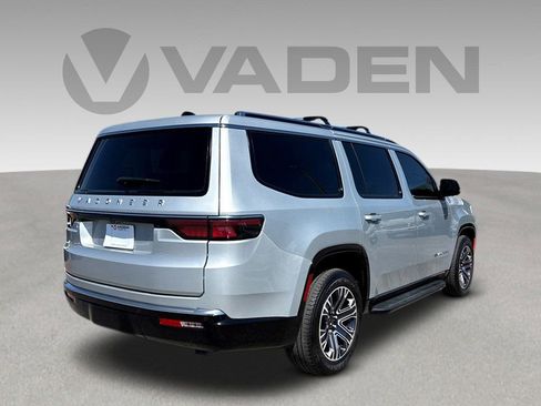 Used 2024 Jeep Wagoneer 4WD w/ Premium Group I image 24