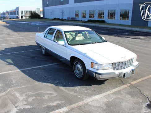 Used 1995 Cadillac Fleetwood Brougham image 16