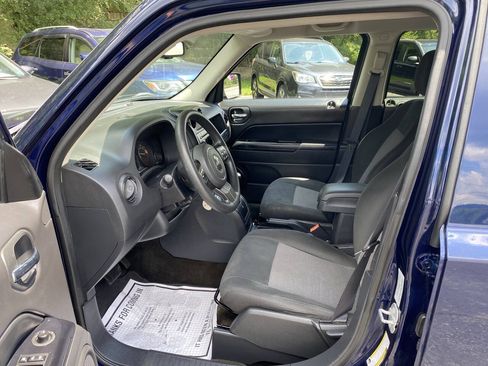 Used 2016 Jeep Patriot Sport w/ Power Value Group AWD/4WD image 9