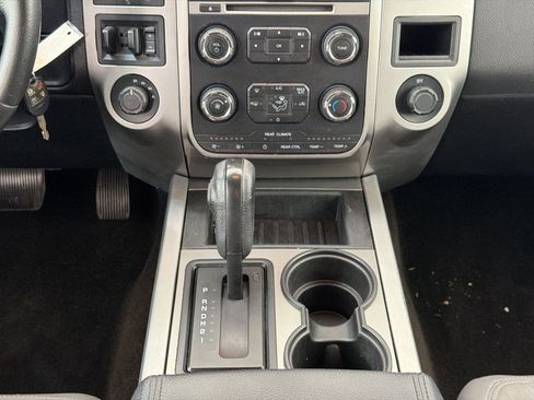 Used 2016 Ford Expedition XLT AWD/4WD image 18
