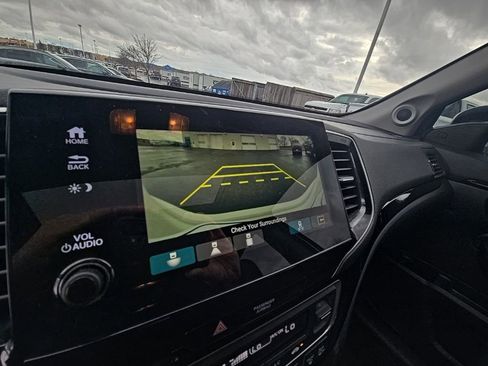 Used 2019 Honda Pilot Touring image 21