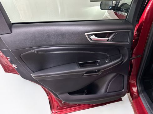 Used 2019 Ford Edge Titanium FWD image 26
