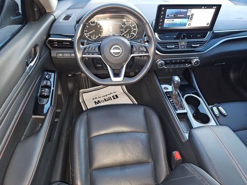 Used 2023 Nissan Altima 2.5 SR w/ SR Premium Package image 29