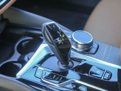 Certified 2023 BMW 530e w/ Convenience Package image 16