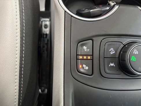 Used 2023 GMC Terrain SLT w/ LPO, Floor Liner Package AWD/4WD image 31
