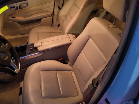 Used 2016 Mercedes-Benz E 350 4MATIC Sedan image 7