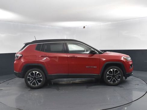 Used 2024 Jeep Compass Limited image 11