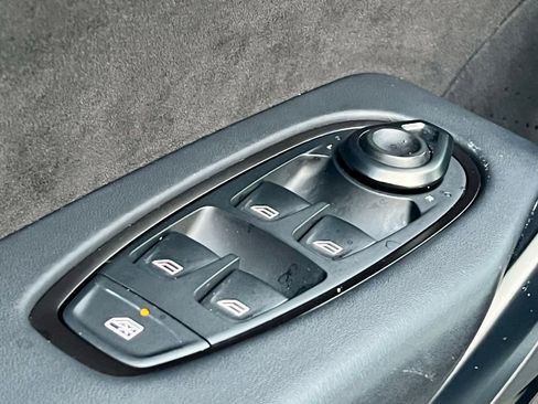 Used 2022 Aston Martin DBX Base image 44