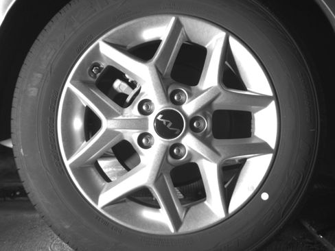 Used 2025 Kia Soul LX w/ LX Technology Package FWD image 15