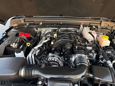 Used 2024 Jeep Wrangler Sport image 14