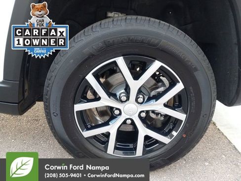 Used 2025 Jeep Grand Cherokee Limited image 30