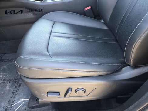 Certified 2023 Kia Sorento EX FWD image 17