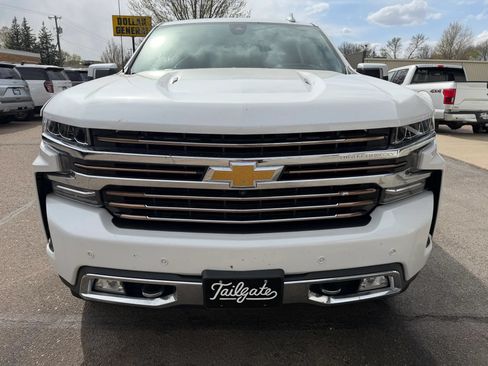 Used 2020 Chevrolet Silverado 1500 High Country w/ Technology Package AWD/4WD image 3