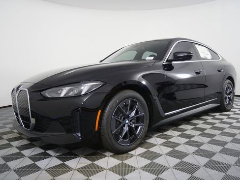 New 2026 BMW i4 eDrive40 w/ Premium Package RWD image 7