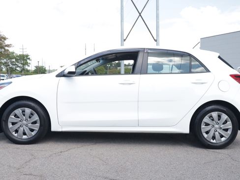 Used 2019 Kia Rio S FWD image 2