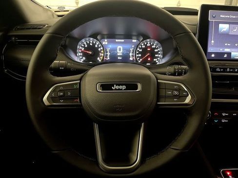 New 2026 Jeep Compass Latitude image 14