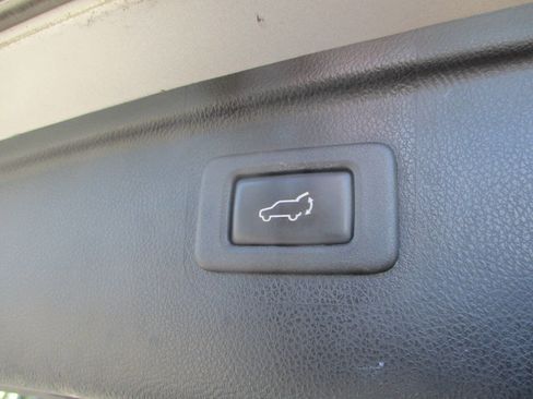 Used 2016 Subaru Outback 3.6R Limited image 20