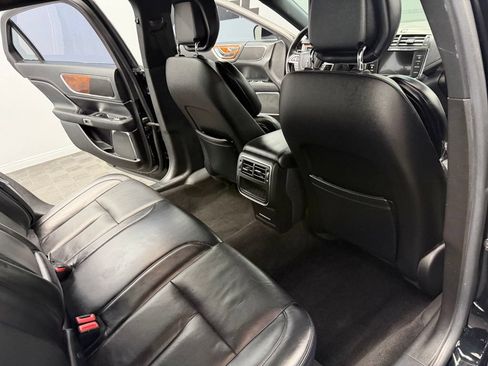 Used 2017 Lincoln Continental Select AWD/4WD image 46