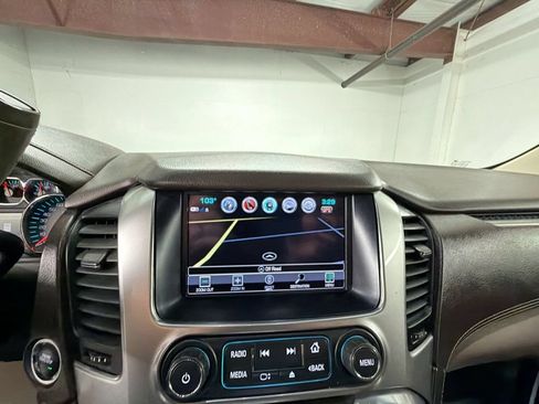 Used 2019 Chevrolet Suburban Premier RWD image 14