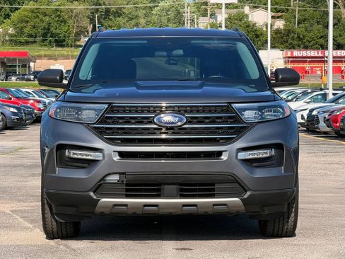 Used 2022 Ford Explorer XLT w/ Equipment Group 202A AWD/4WD image 3