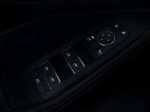 Used 2024 Nissan Rogue Platinum w/ Platinum Premium Package FWD image 16