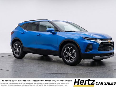 Used 2025 Chevrolet Blazer LT FWD image 1