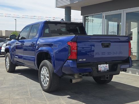 Used 2025 Toyota Tacoma SR5 AWD/4WD image 4