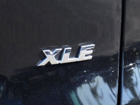 Used 2022 Toyota RAV4 XLE image 42