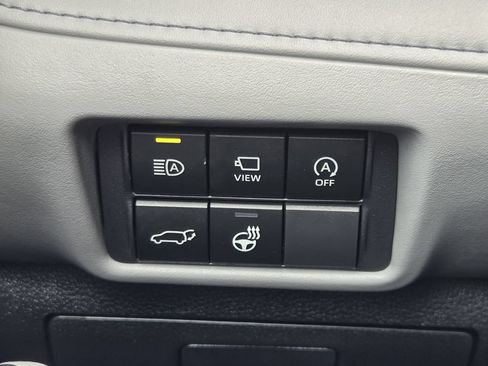 Used 2023 Toyota Highlander Platinum FWD image 24