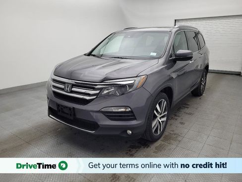 Used 2017 Honda Pilot Touring image 1