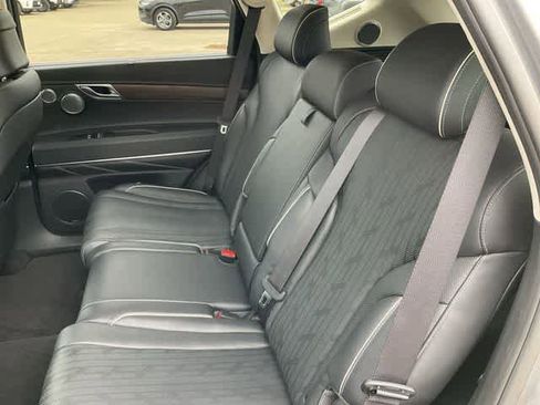 Used 2022 Genesis GV80 2.5T w/ Prestige Package 05 RWD image 17