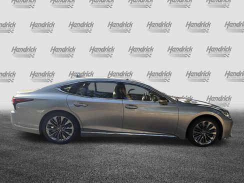 Used 2023 Lexus LS 500 w/ Accessory Package (Z2) RWD image 10