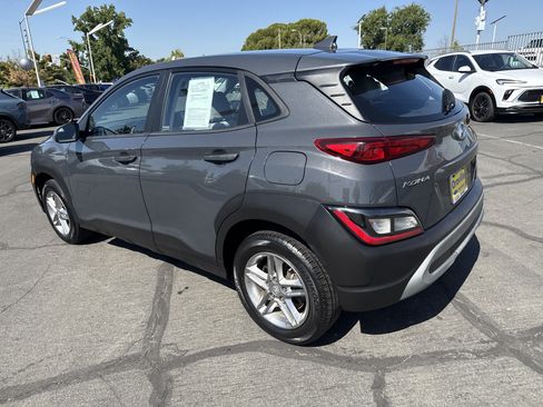 Used 2023 Hyundai Kona SE AWD/4WD image 3
