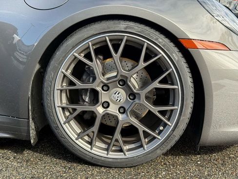 Used 2022 Porsche 911 Carrera RWD image 15