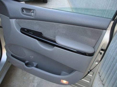 Used 2005 Toyota Sienna LE FWD image 15