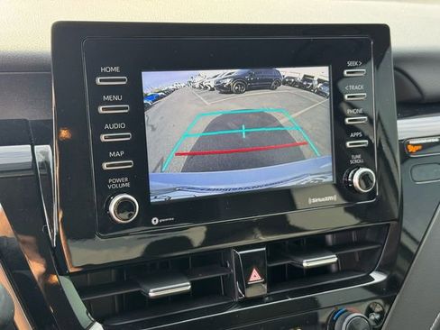 Used 2022 Toyota Camry SE image 21