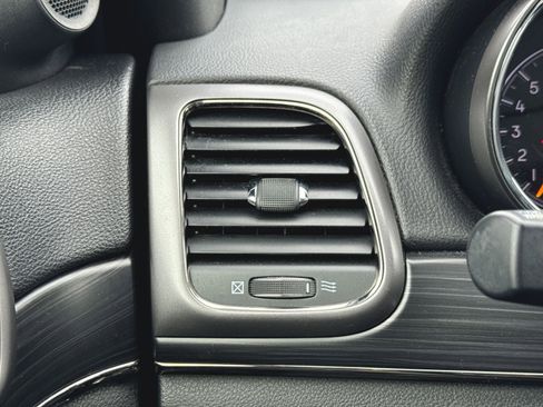 Used 2019 Jeep Grand Cherokee Limited X image 22