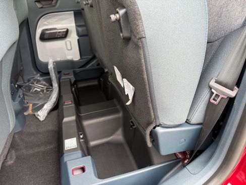 New 2025 Ford Maverick XLT w/ XLT Luxury Package image 13